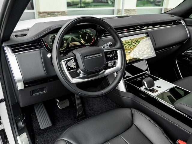 2025 Land Rover Range Rover SE