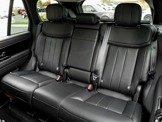 2025 Land Rover Range Rover SE