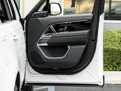 2025 Land Rover Range Rover SE