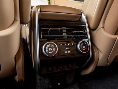 2025 Land Rover Range Rover SE