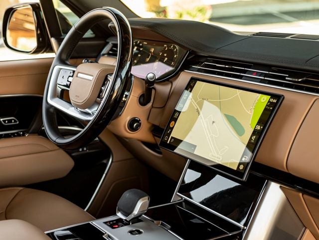 2025 Land Rover Range Rover SE