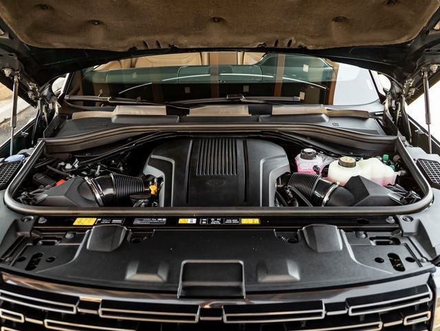2025 Land Rover Range Rover SE