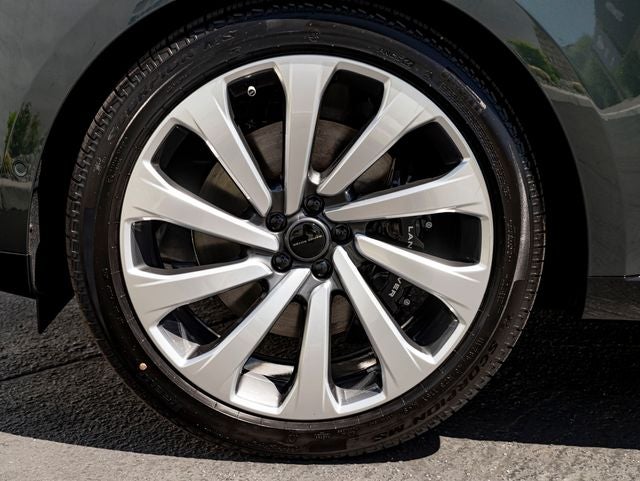 2026 Land Rover Range Rover SE