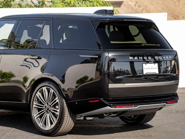 2026 Land Rover Range Rover SE SWB P530