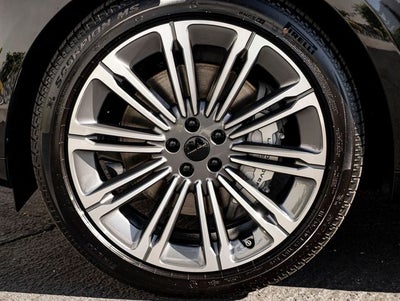 2026 Land Rover Range Rover SE SWB P530