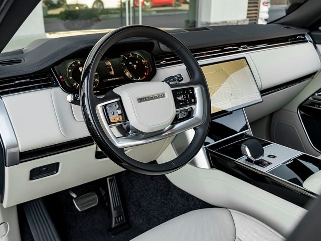 2026 Land Rover Range Rover SE SWB P530