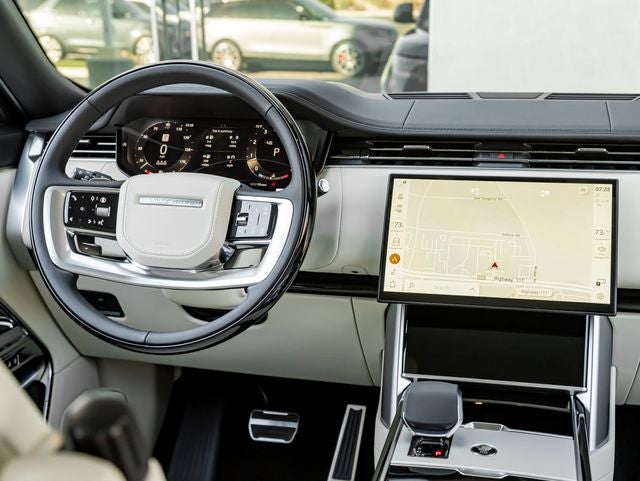 2026 Land Rover Range Rover SE SWB P530
