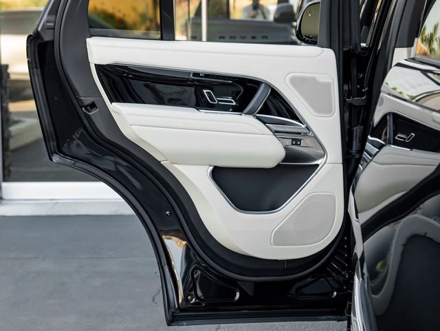 2026 Land Rover Range Rover SE SWB P530