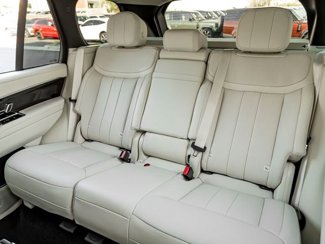 2026 Land Rover Range Rover SE SWB P530