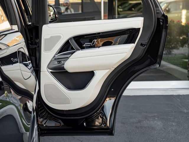 2026 Land Rover Range Rover SE SWB P530