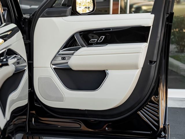2026 Land Rover Range Rover SE SWB P530