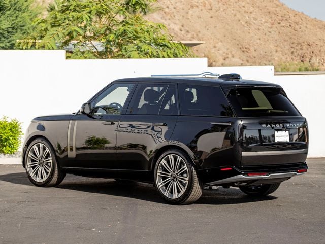 2026 Land Rover Range Rover SE SWB P530