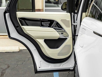 2026 Land Rover Range Rover Plug-In Hybrid SE