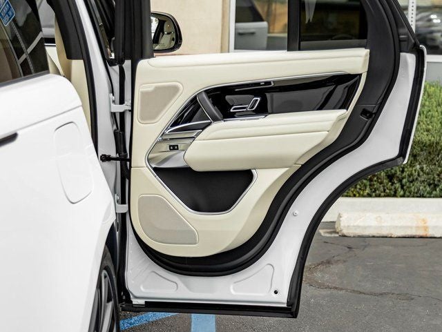 2026 Land Rover Range Rover Plug-In Hybrid SE