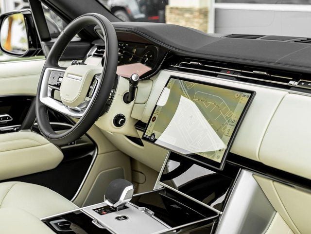 2026 Land Rover Range Rover Plug-In Hybrid SE