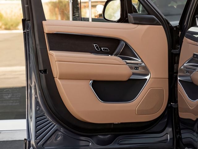2026 Land Rover Range Rover Plug-In Hybrid SE