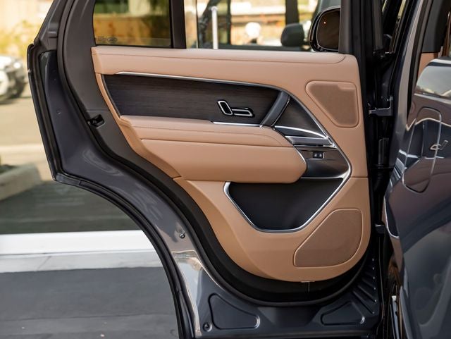 2026 Land Rover Range Rover Plug-In Hybrid SE