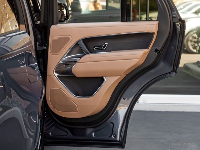 2026 Land Rover Range Rover Plug-In Hybrid SE