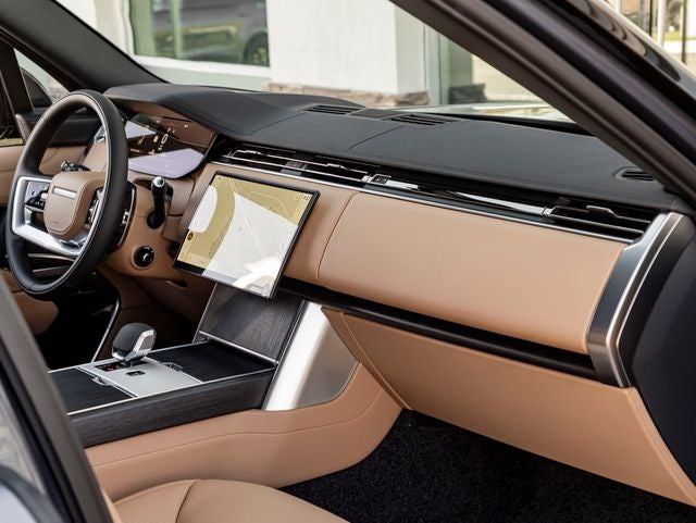 2026 Land Rover Range Rover Plug-In Hybrid SE