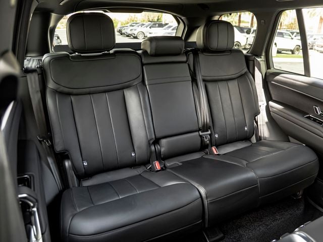 2026 Land Rover Range Rover Plug-In Hybrid SE