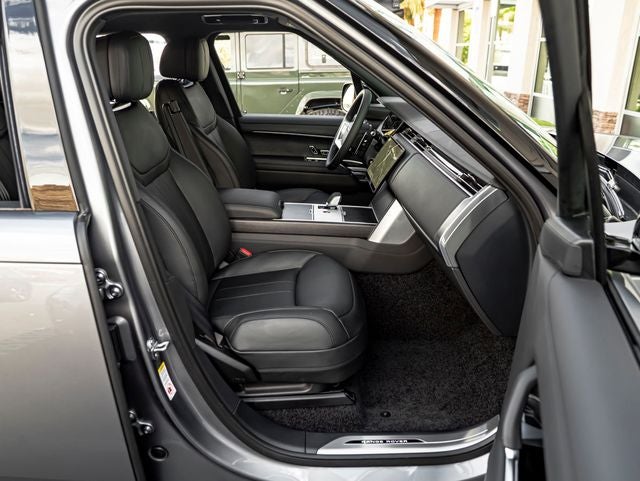 2026 Land Rover Range Rover Plug-In Hybrid SE