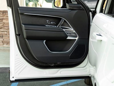 2026 Land Rover Range Rover Plug-In Hybrid SE
