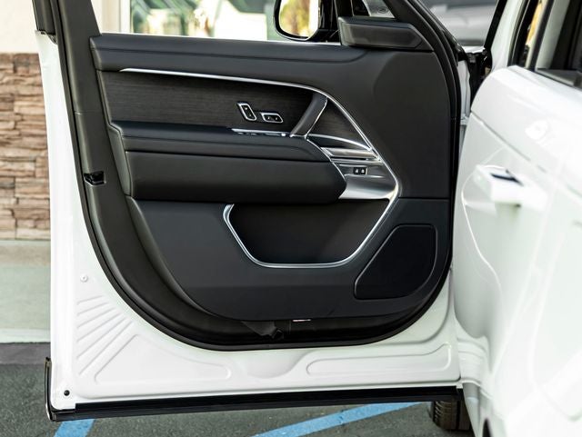 2026 Land Rover Range Rover Plug-In Hybrid SE