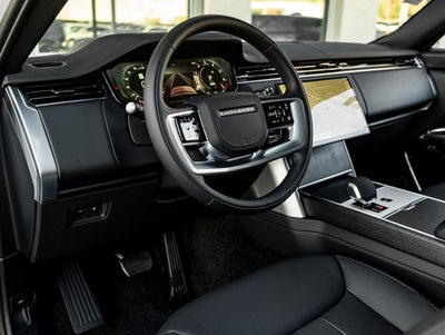 2026 Land Rover Range Rover Plug-In Hybrid SE