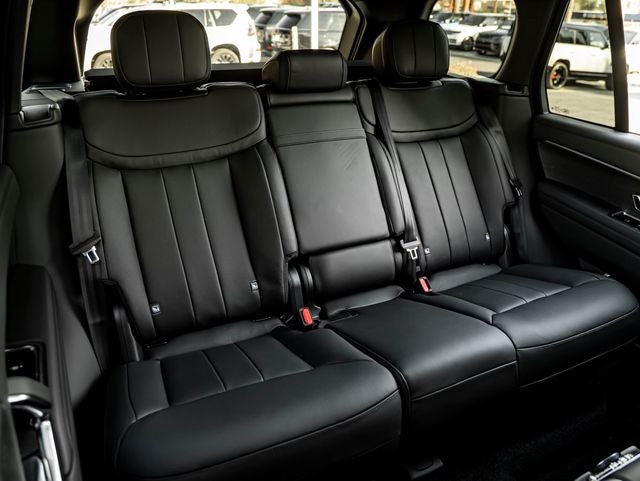 2026 Land Rover Range Rover Plug-In Hybrid SE