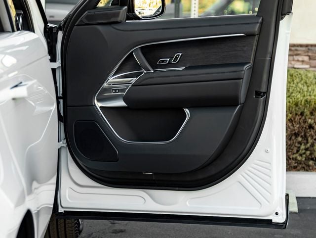 2026 Land Rover Range Rover Plug-In Hybrid SE