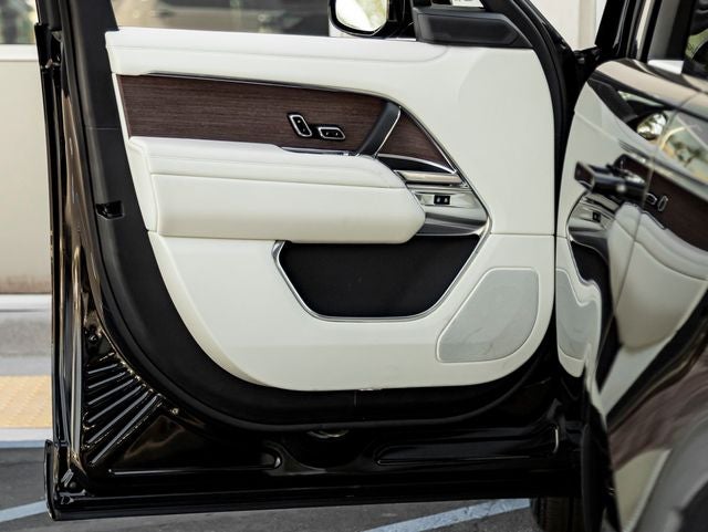 2026 Land Rover Range Rover SE