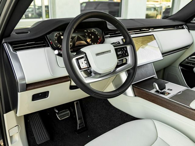 2026 Land Rover Range Rover SE