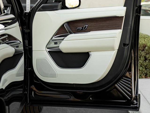 2026 Land Rover Range Rover SE