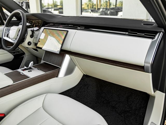 2026 Land Rover Range Rover SE
