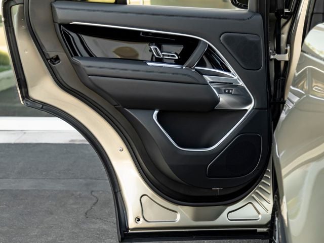 2026 Land Rover Range Rover SE
