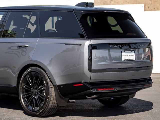 2026 Land Rover Range Rover SE SWB P400