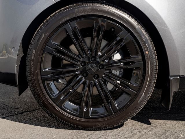 2026 Land Rover Range Rover SE SWB P400