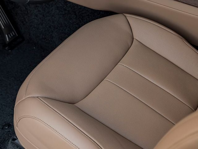 2026 Land Rover Range Rover SE SWB P400