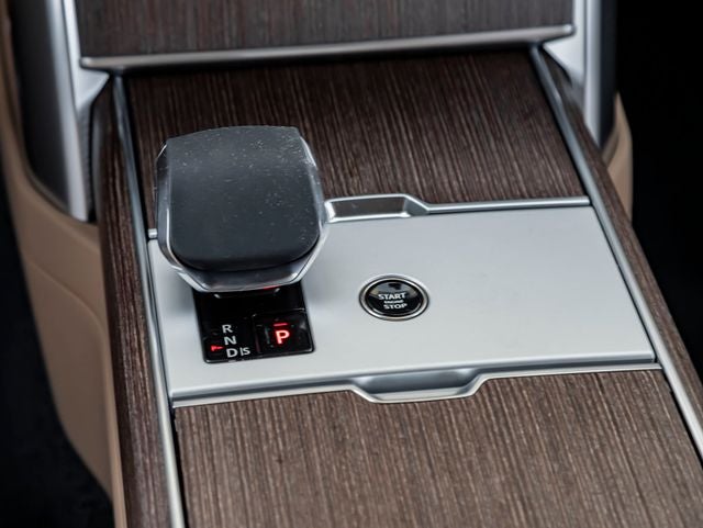 2026 Land Rover Range Rover SE SWB P400