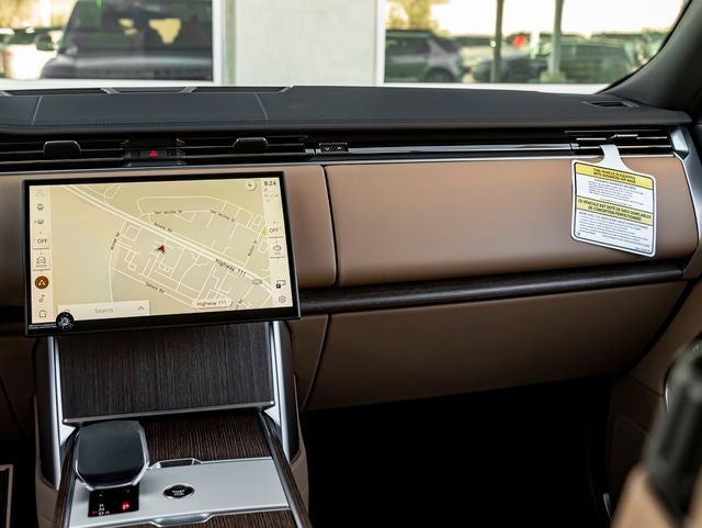 2026 Land Rover Range Rover SE SWB P400