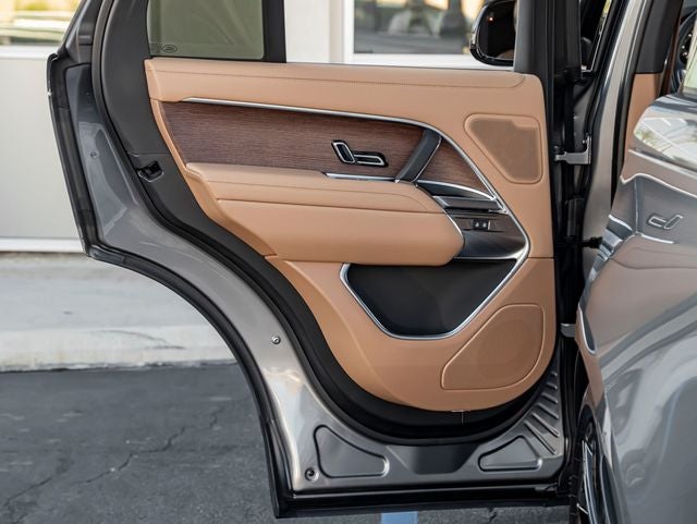 2026 Land Rover Range Rover SE SWB P400