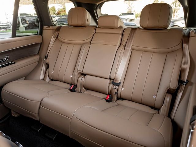 2026 Land Rover Range Rover SE SWB P400