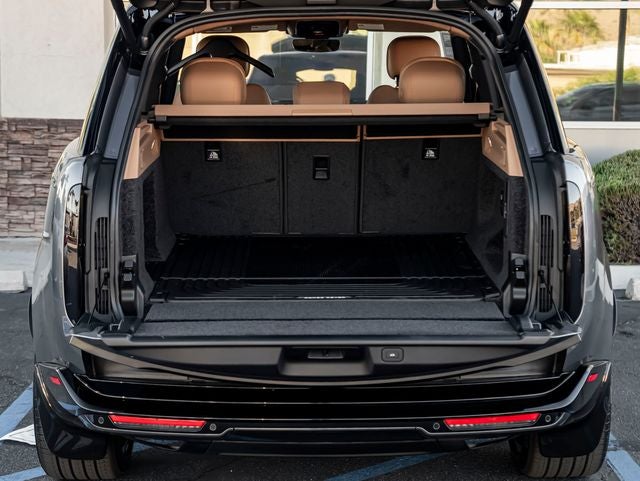 2026 Land Rover Range Rover SE SWB P400