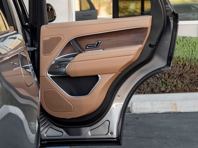 2026 Land Rover Range Rover SE SWB P400