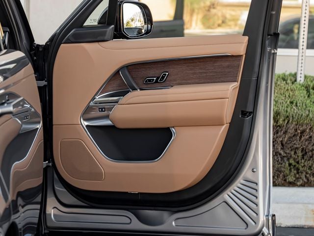 2026 Land Rover Range Rover SE SWB P400