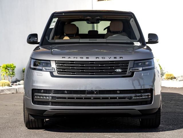 2026 Land Rover Range Rover SE SWB P400