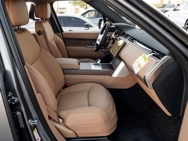 2026 Land Rover Range Rover SE SWB P400