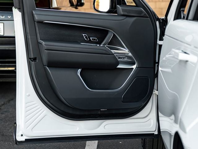 2027 Land Rover Range Rover SE