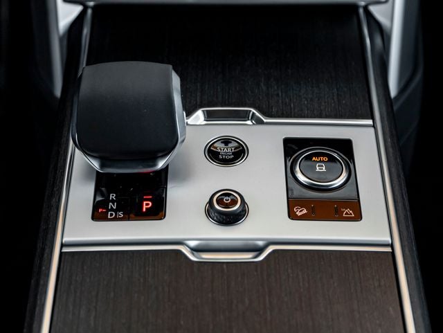 2027 Land Rover Range Rover SE