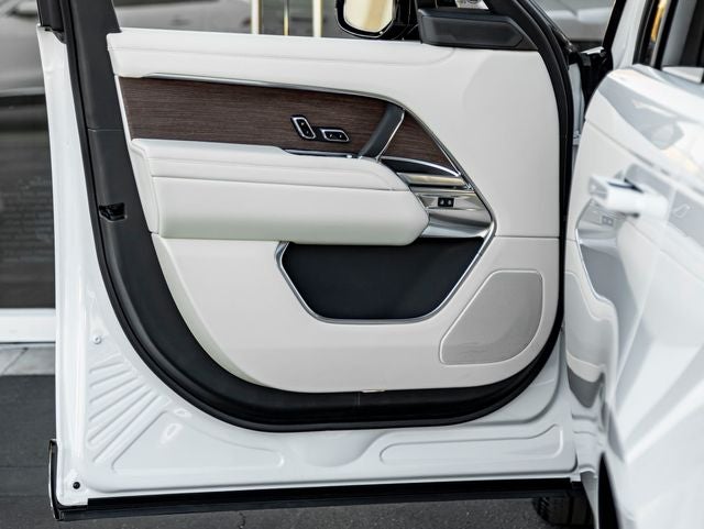 2027 Land Rover Range Rover SE